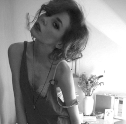 teddyslikehugs:  thincitydreams: She’s lovely | Anorexic Alice on We Heart It. http://weheartit.com/entry/32739284/via/salho