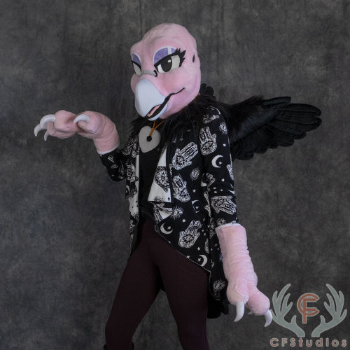 cfstudios:

No cranberry sauce for this turkey (vulture)! She’s here for BONES!  ☠️ She’s still available, and there’s time to get her before MFF! Check out our last posts! #CRYING THROWING UP PULLING MY HAIR OUT OUWWGGHHH