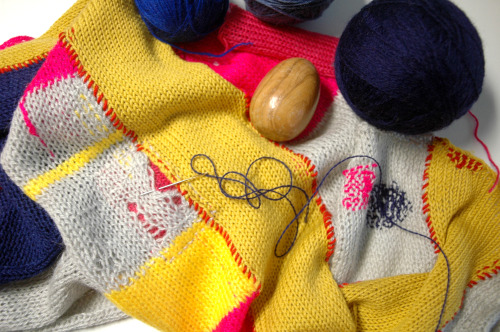 doorfus: spacecurry-diy:happy mending and darning … [Image description: Three photos of someo