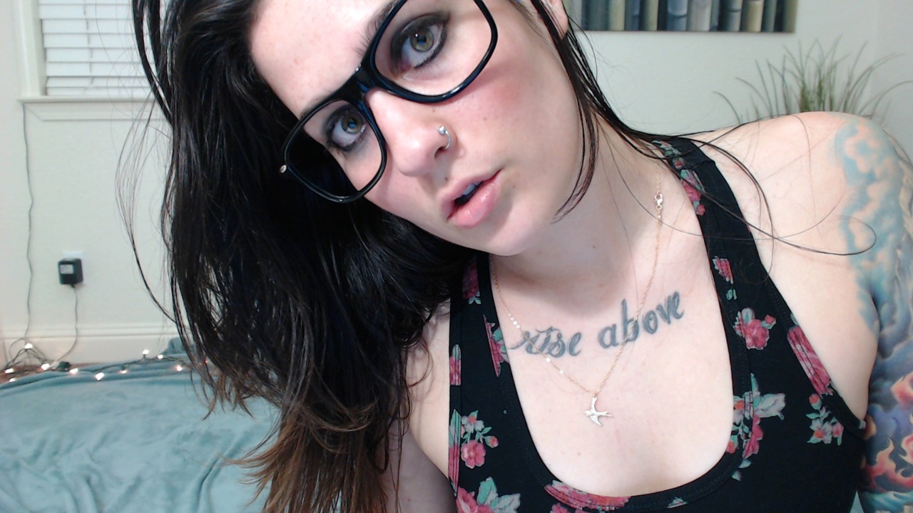 spoilmybigass:  Goddess Green Eyed. your spiritual Ass Goddess will guide you on