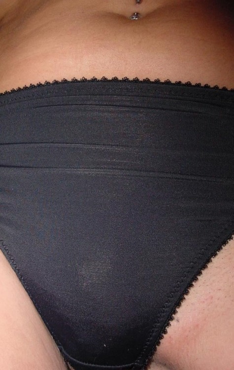 hairy-teeners:  Mia 18yo selfies 