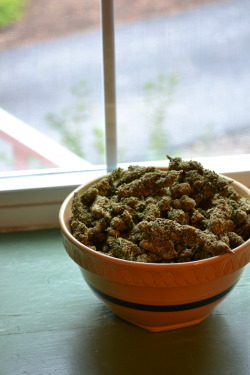 weed-jesus:  Just a bowl of marijuana looking