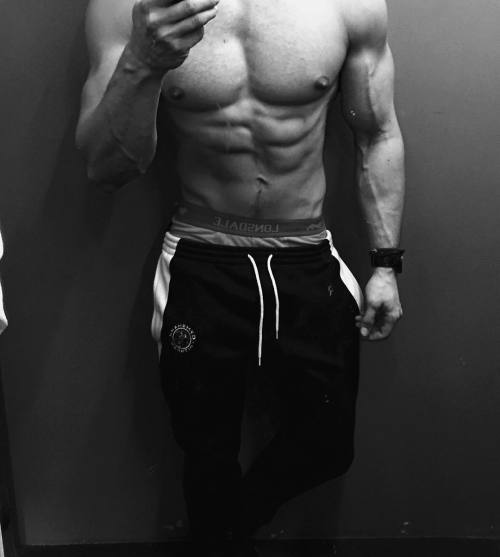 hotstudsdaily: Brandon Harding (x) 