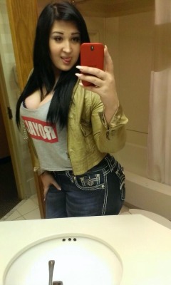 luvvincurves:She looks better than I thought..pookaluvcurves  I’d take her out and show her off.