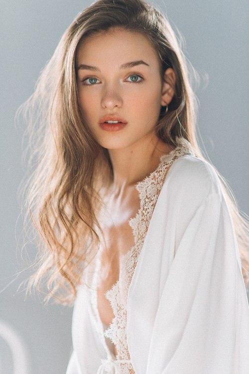 something-eyecatching: Sweetness Md: Valeria Rudenko