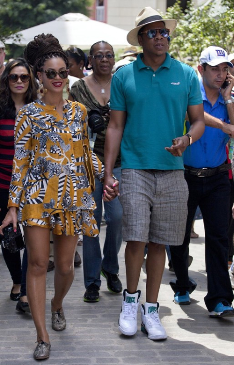 fuckyesbeyonce:  Beyoncé and Jay-Z in Havana, Cuba 