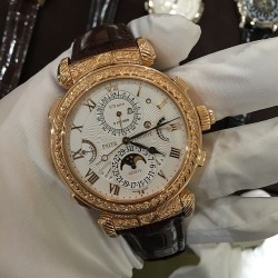 hodinkee:  Yup. (at Henri Stern Watch Agency, Inc.) 