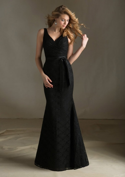 Black Lace Sleeveless V-neck Floor Length Mermaid Bridesmaid Dress