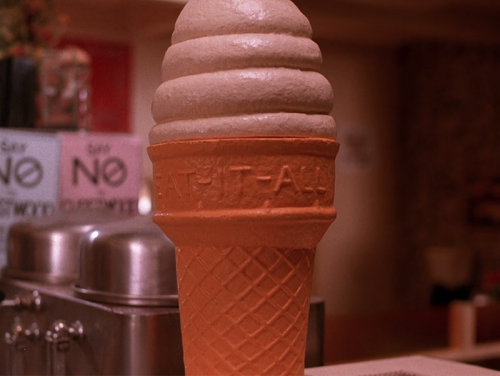 cinemawithoutpeople:Television without people: Twin Peaks (Episode 4) (1990, Tim Hunter, dir.)