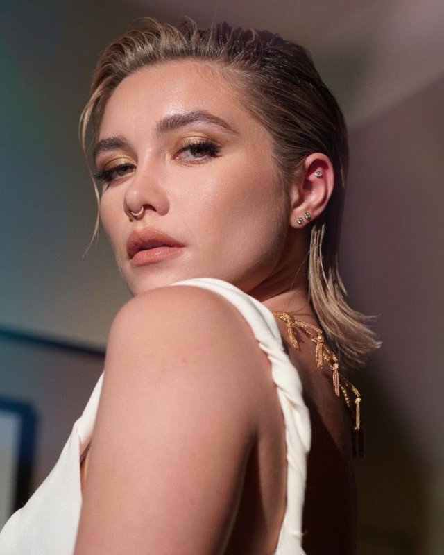 florencepughnews:Florence Pugh for the 2022 Governors’ Awards by Peter Lux