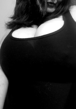 mischievouschivette:  Happy B & W Wednesday,