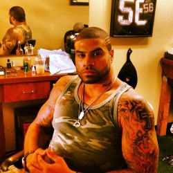 hoodsworld:  Shawne Merriman  that last pic I would have underneath the desk 👅 