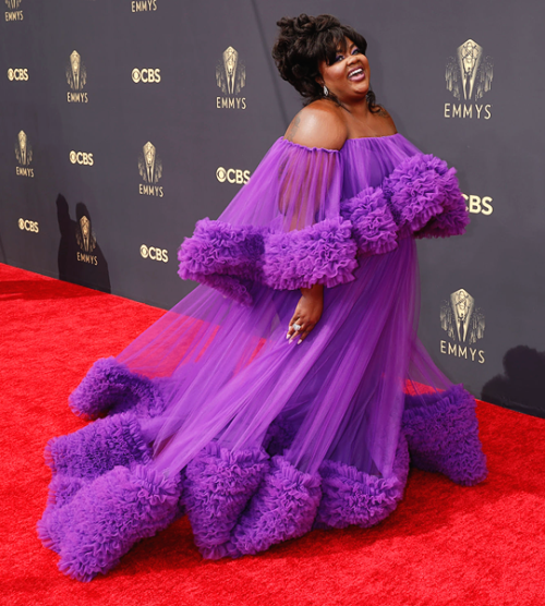 vaspider:18kgold:blueinaseaofred:zacharylevis: NICOLE BYER2021 | 73rd Primetime Emmy Awards, Los Ang