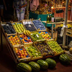 chadna:    Market, Budva, Montenegro  