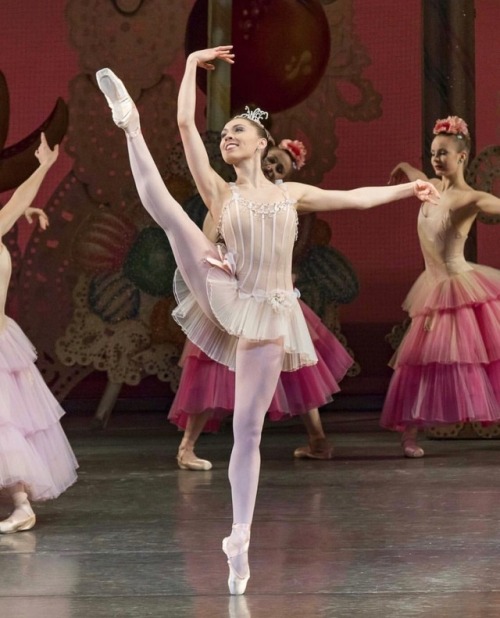 passioneperladanza: Isabella LaFreniere as Dewdrop in Balanchine’s The Nutcracker.  NYCBallet 