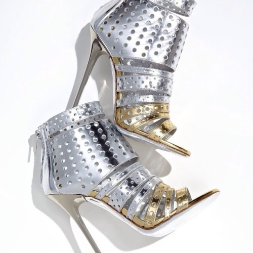 labellefemmi:Shoe Lust: Jimmy Choo 