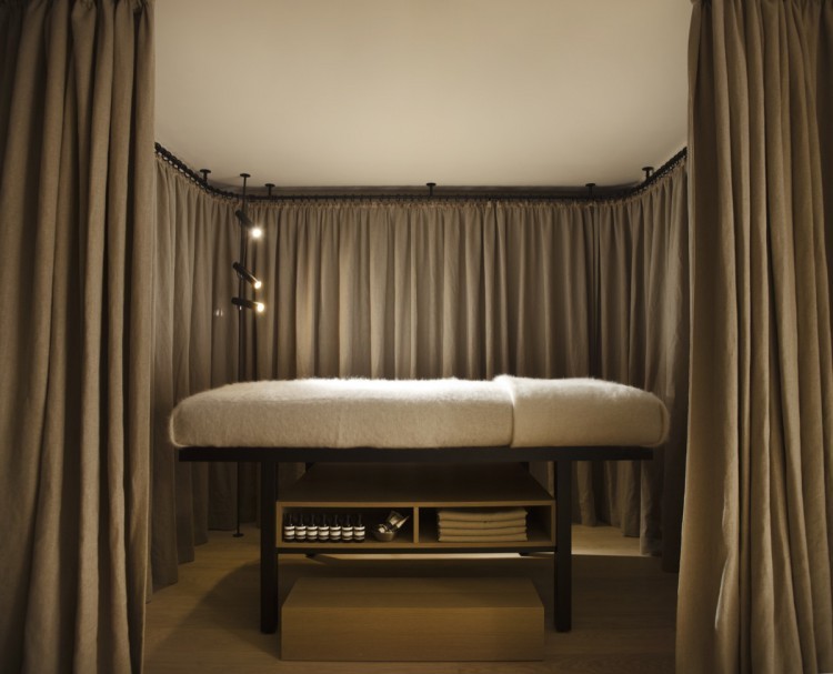 throughjo:  minimal design…  ABC-VIERTEL by AESOP by Vincent Van Duysen and lighting