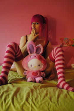 tsmayumi:  Reblog if you love a girl in striped thigh high socks =]