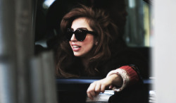 chanel-hooker-gaga:  okay wow no need to rub your perfection into my face it hurts my feelings 