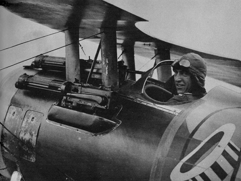 airplanes with machine guns in ww1