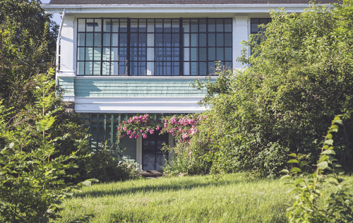 Gorgeous homes in Lunenburg, Nova Scotia. I am so in love with the architecture of these homes. I co