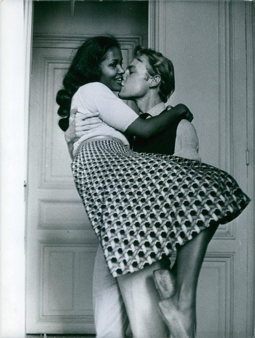 silverscene:Marpessa Dawn being carried and kissed by husband Eric Vander, ca. 1961