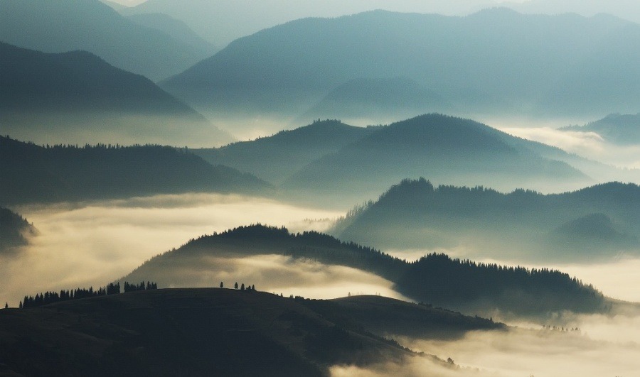 morethanphotography:
“ silhouettes of mountains by sergnester
”
The Hithaeglir