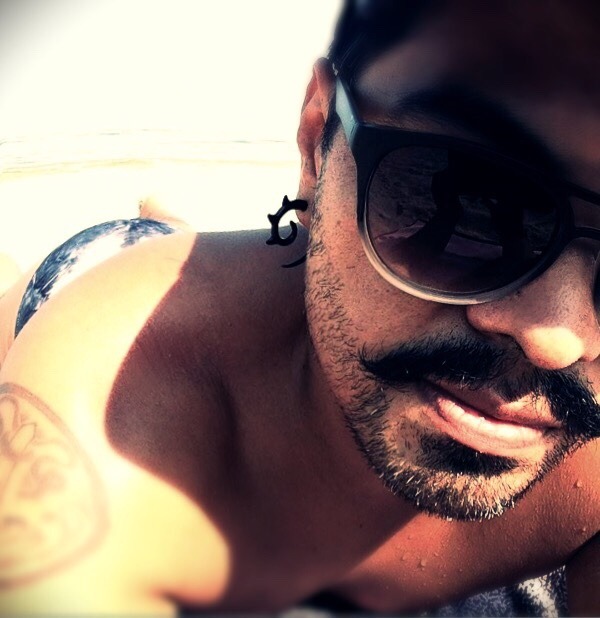 rone9:  bloodfartninja:  Booty  I’d jump him till there was a sand angel ^.^