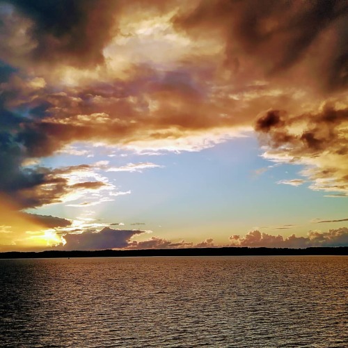 Wunderschöner Sonnenuntergang über der Flensburger Förde…..www.welt-sehenerleben.de #holnis #ostsee 