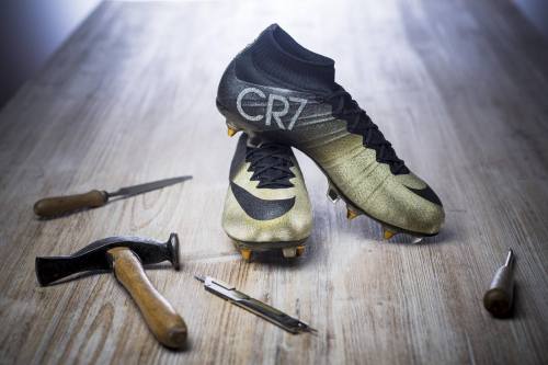 Nike created these &ldquo;Rare Gold&rdquo; Mercurial CR7 boots for Cristiano Ronaldo after h