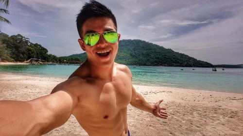 cloudzmaker:  Alken Wong, yummilicious!  Reblog & follow me for more hot stuff! 