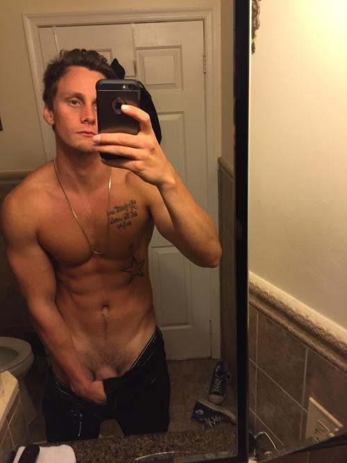 guyswithiphones-nude:  Guys with iPhones http://ift.tt/1bHkUpB