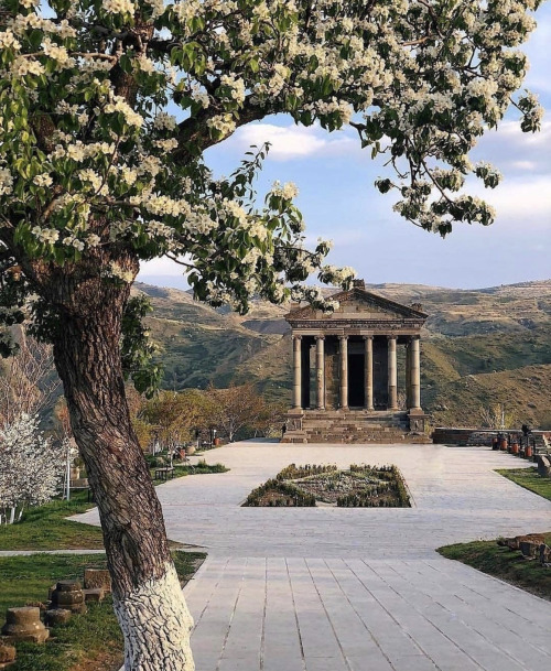 calellon:  Temple of Garni, Garni, Armenia adult photos