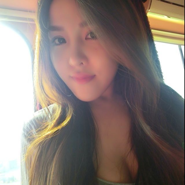 theehentaiouji:  If I’m not mistaken, that ^^^^^ is the rabbit queens face! Cute