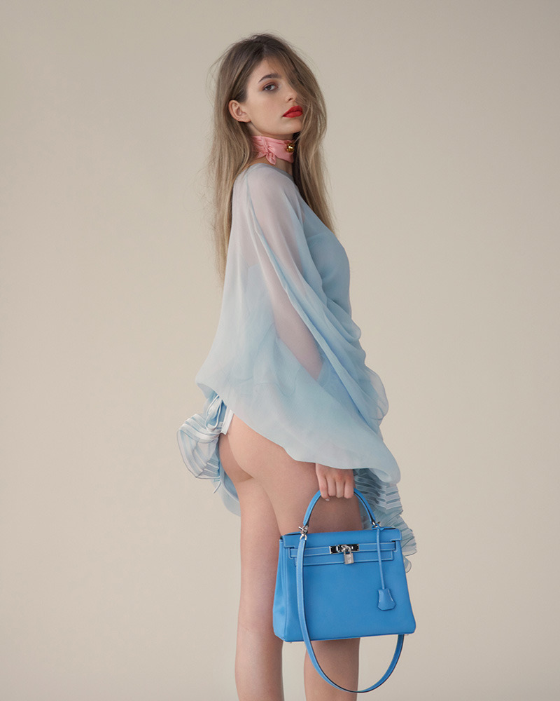 powerful-art:  Cami Morrone by Anna Alek for CR Fashion Book 