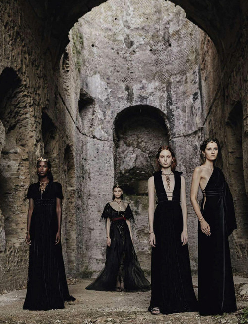 vmagazine: VALENTINO (Haute Couture Fall/ Winter 2015-16) - model: Leila Nda, Sofia Tesmenitskaya, G