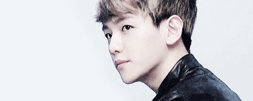 momatae:  45/100: gifs of Baekhyun || making small sound effects to MAMA’s dance