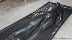 mistressalexis:  Vacuum beds are such a turn
