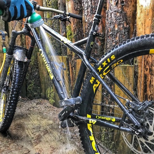mtblike: mtbcymru: …and rinse after use… @orangebikes #P7 #trail #enduro #madeinbritain #itjustworks