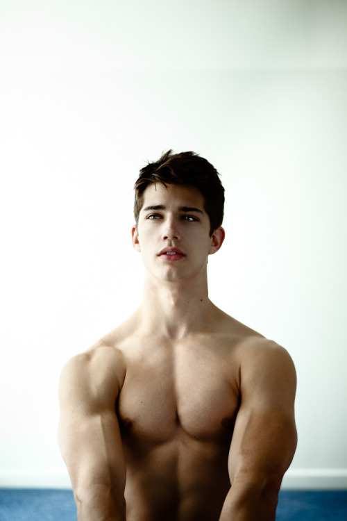 hylmannn:  Ben Bowers photographed by Justin Violini