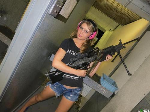listsrantsanddrivel:  Girls with guns mix 7
