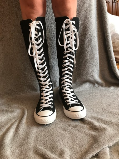 conversehotphotos:Who want to see me (ROSIE) in Chucks like this one? :3