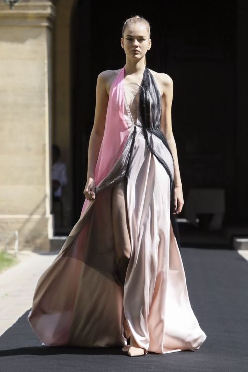 Runway - Fall 2019 Couture - Aelis Couture+++ wwd____Arthur and Puff are everywhere …Facebook