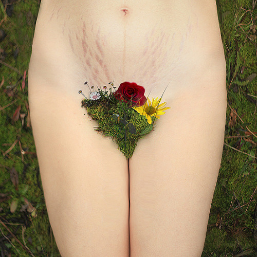 somewhereinthisuniverse:  “Jardin Fleuris" : Motherhood by Alexandra Sophie on Flickr.   This is beauty.