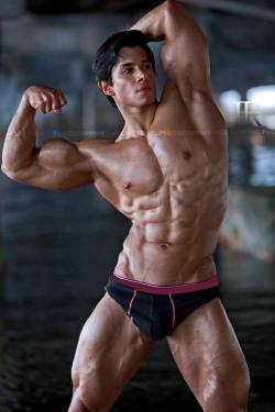 qtworkoutmotivation:  Julian Andres Navarro