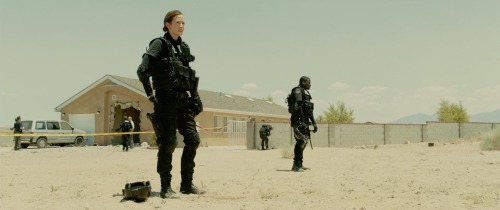 01sentencereviews: “I am not a soldier! This is not what I do!” Sicario (2015, Denis Vil