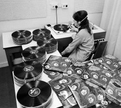 girlsgonevinyl:  EMI quality control room,