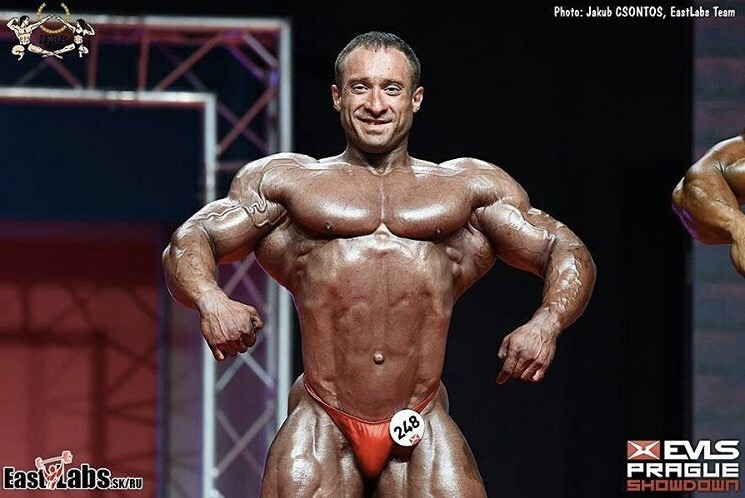 Oleh Kryvyi - Even on stage and shredded to hell his ass will not be contained.