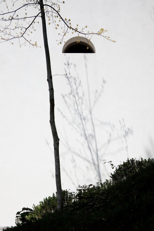 Chapel, Quinta de Santo Ovídio, Lousada, project by Álvaro Joaquim de Melo Siza Vieira.