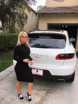 jaylenejoybeligan:  The Macan is a rental but now I want one forreal soooo